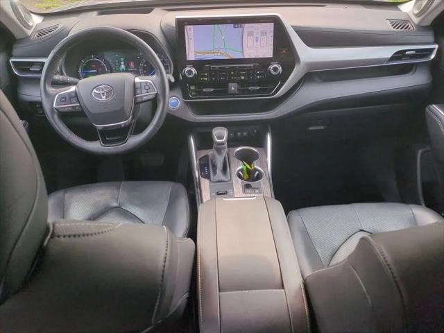 2020 Toyota Highlander Hybrid Platinum