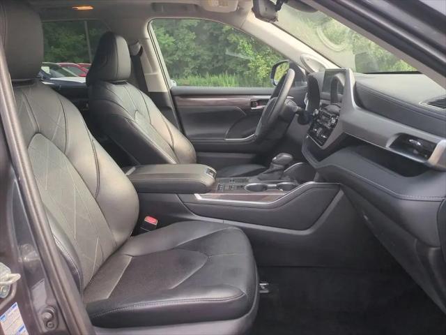 2020 Toyota Highlander Hybrid Platinum