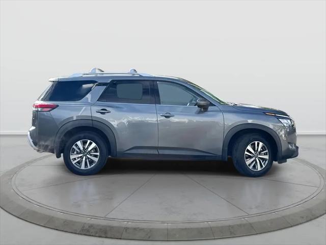 2024 Nissan Pathfinder SL FWD