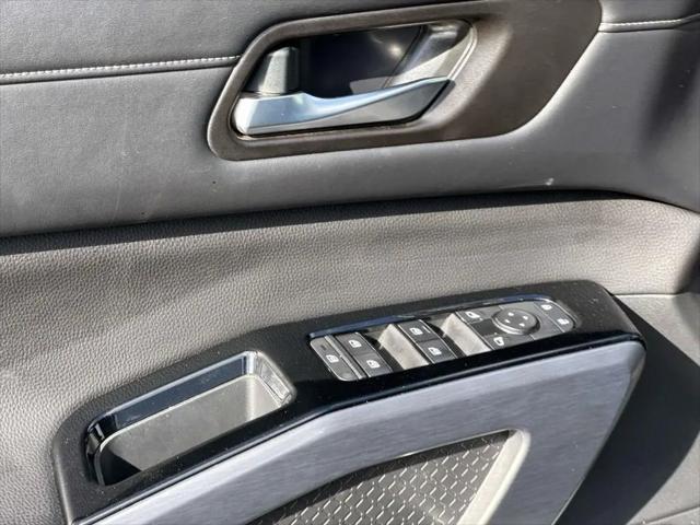 2024 Nissan Pathfinder SL FWD