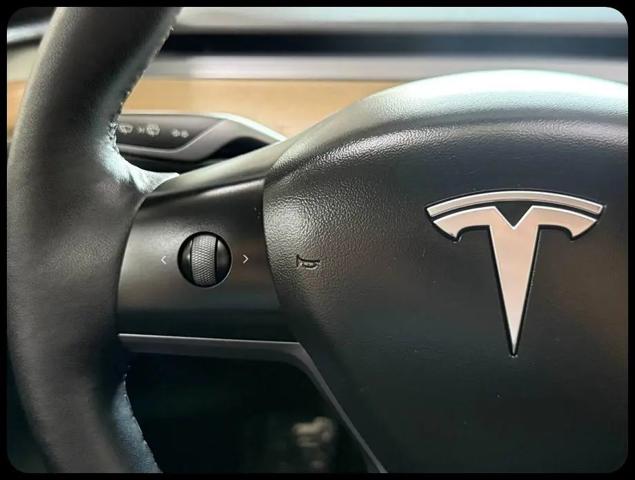 2022 Tesla Model Y Long Range Dual Motor All-Wheel Drive