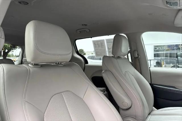 2021 Chrysler Voyager LXI