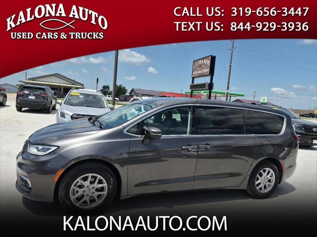 2023 Chrysler Pacifica Touring L for sale in Kalona, IA