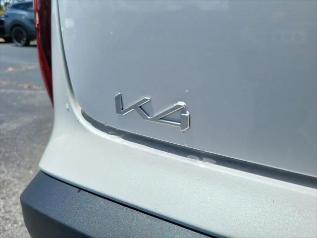2026 Kia K4 LXS