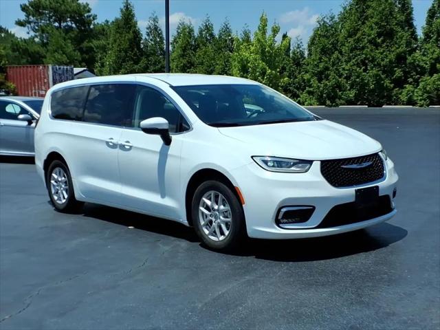 2023 Chrysler Pacifica Touring L for sale in Kinston, NC