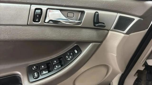 2005 Chrysler Pacifica Base