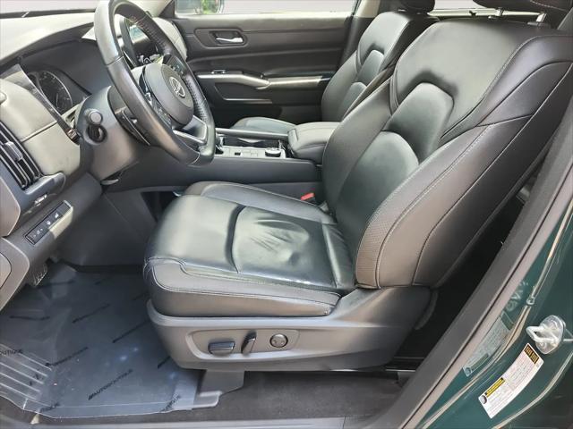 2023 Nissan Pathfinder SL 4WD