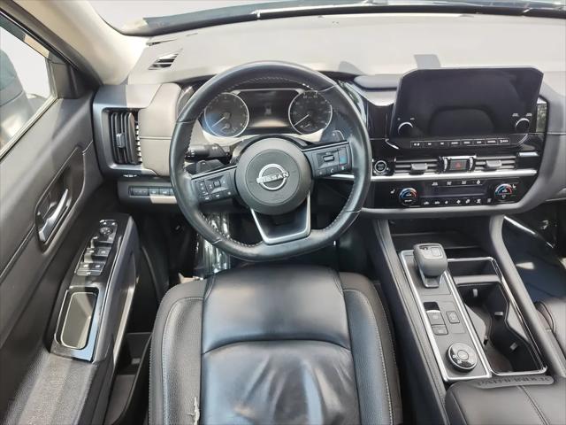 2023 Nissan Pathfinder SL 4WD