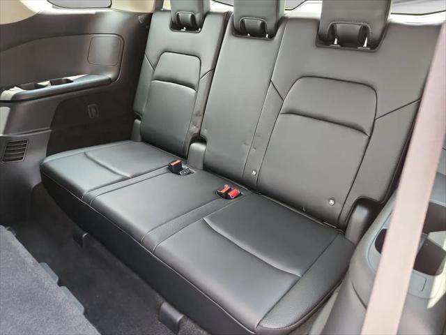 2023 Nissan Pathfinder SL 4WD