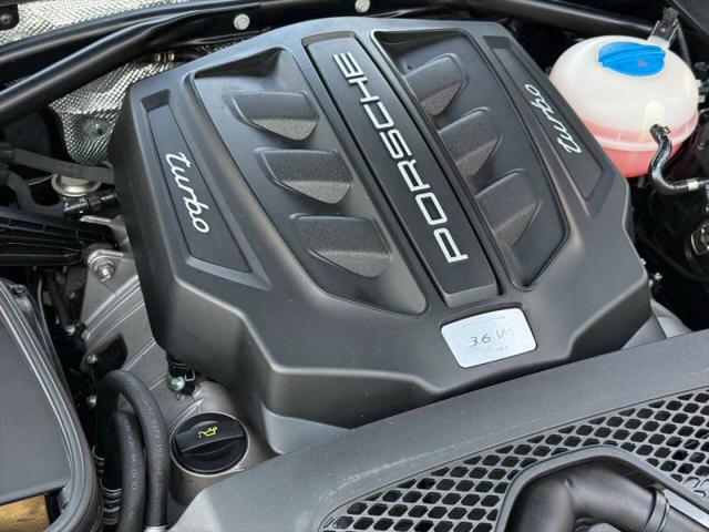 2015 Porsche Macan Turbo