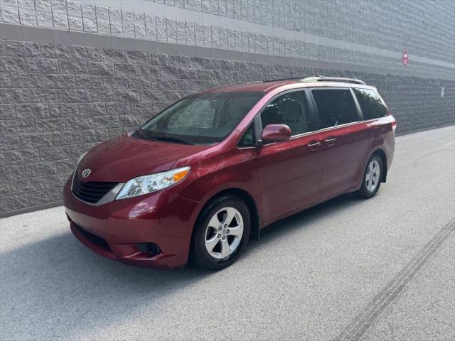 2013 Toyota Sienna LE V6 8 Passenger for sale in Addison, IL