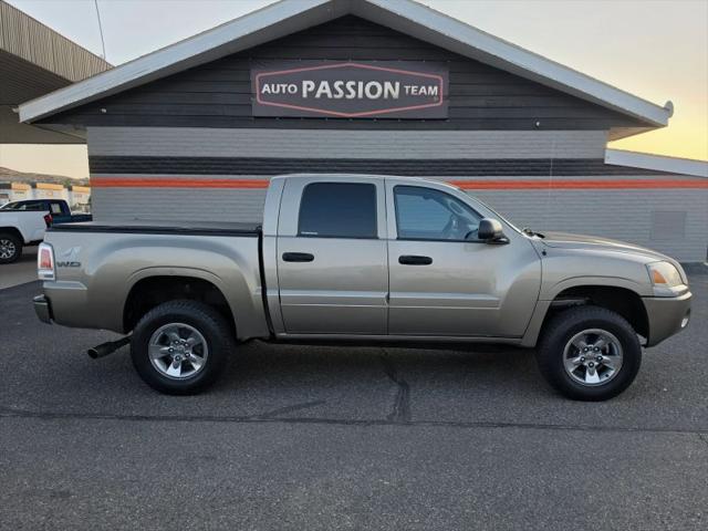 2006 Mitsubishi Raider XLS