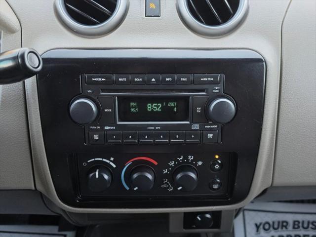 2006 Mitsubishi Raider XLS