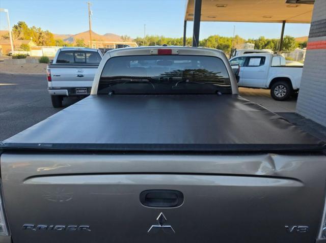 2006 Mitsubishi Raider XLS