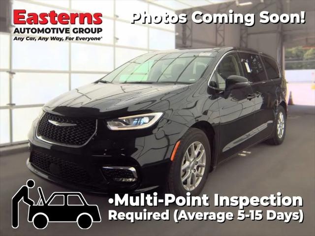 2023 Chrysler Pacifica Touring L for sale in Sterling, VA