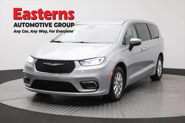 2023 Chrysler Pacifica Touring L for sale in Sterling, VA