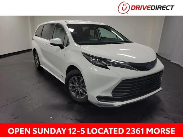2021 Toyota Sienna LE for sale near Columbus, OH