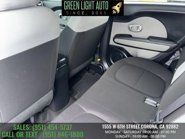 2016 Kia Soul Base