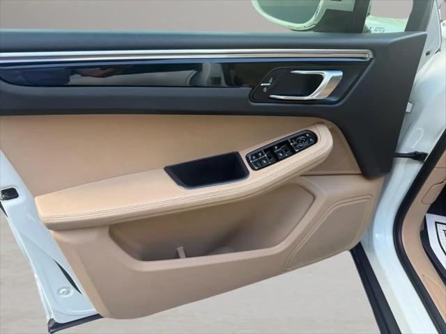 2020 Porsche Macan Macan