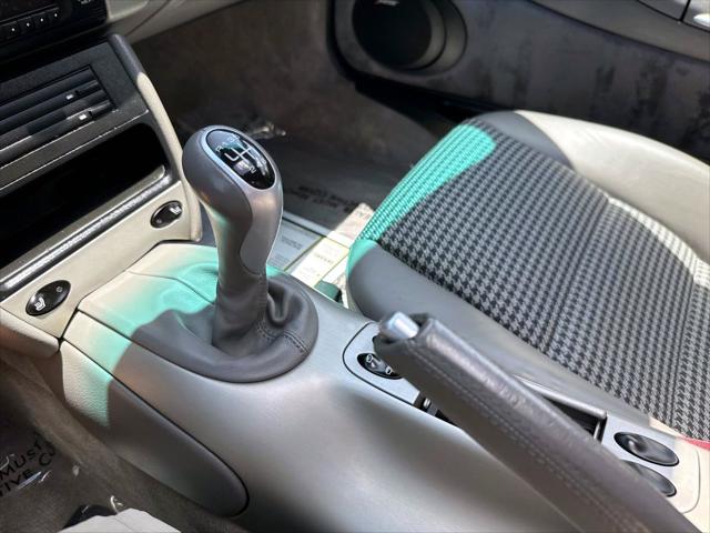 2004 Porsche 911 Carrera