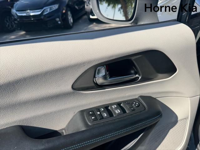 2021 Chrysler Pacifica Touring AWD