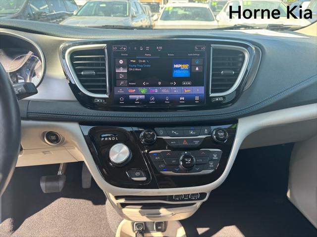 2021 Chrysler Pacifica Touring AWD