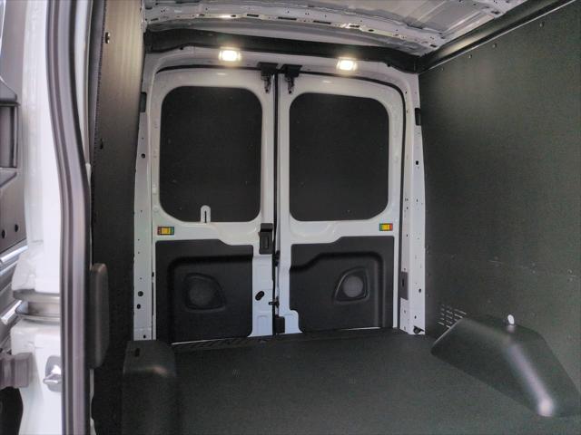 2026 Ford Transit Cargo Van T-250 148 Med Rf 9150 GVWR RWD