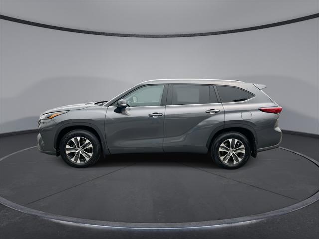 2023 Toyota Highlander XLE for sale in Berlin, VT