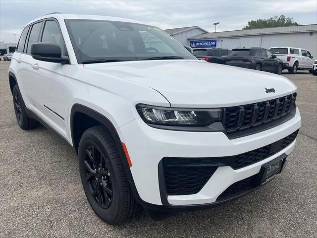 2026 Jeep Grand Cherokee Altitude 4x4 for sale in Rochester, MN