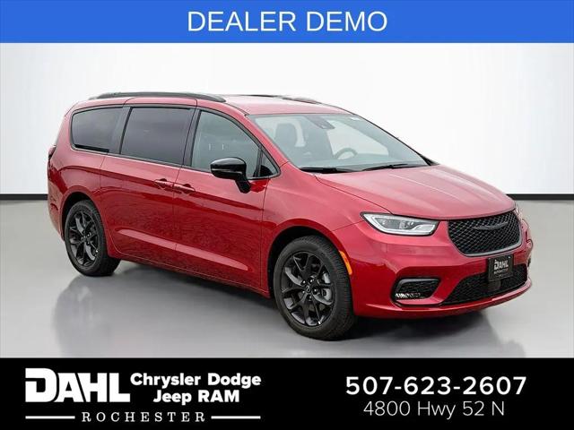2026 Chrysler Pacifica Select AWD for sale in Rochester, MN