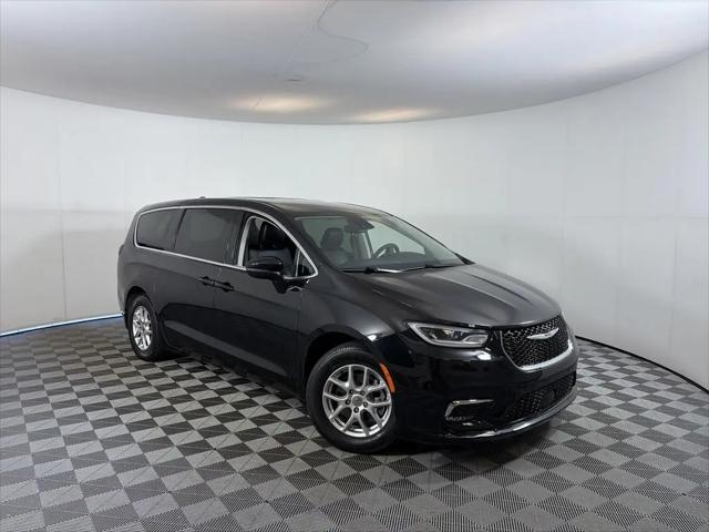 2023 Chrysler Pacifica Touring L for sale in Mishawaka, IN