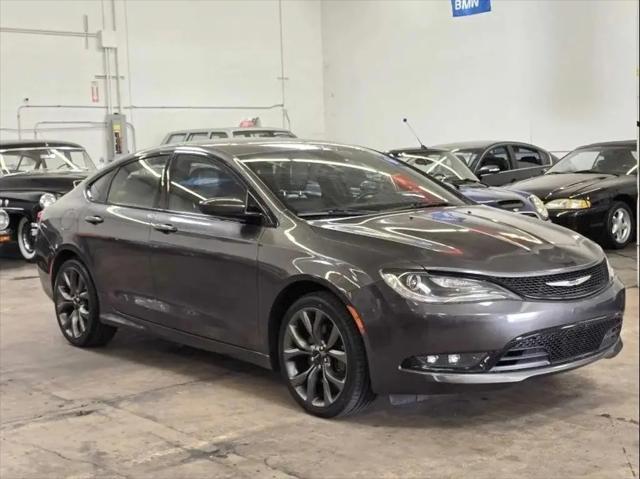2015 Chrysler 200 S for sale in Willoughby, OH