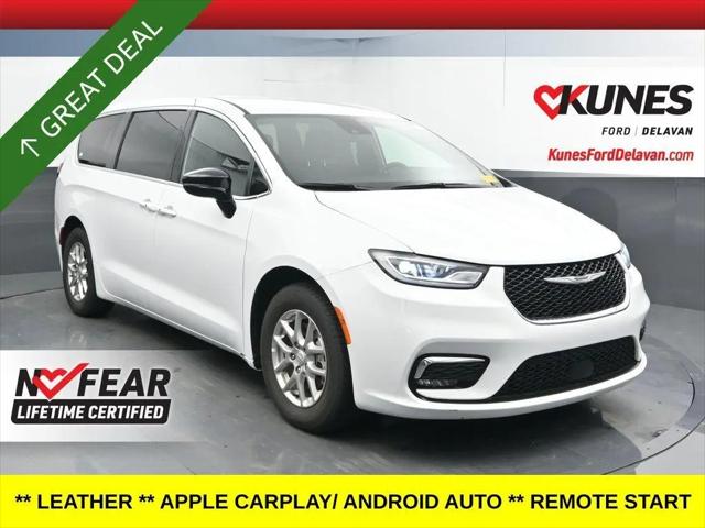 2025 Chrysler Pacifica Select for sale in Delavan, WI