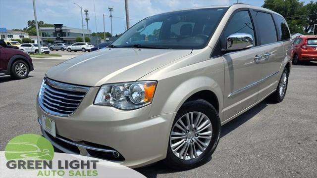 2016 Chrysler Town & Country Touring-L Anniversary Edition for sale in Virginia beach, VA