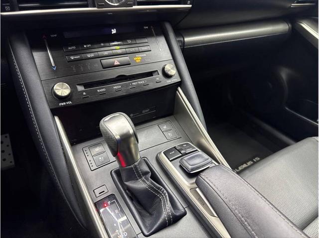 2017 Lexus IS 200t Base 4dr Sedan
