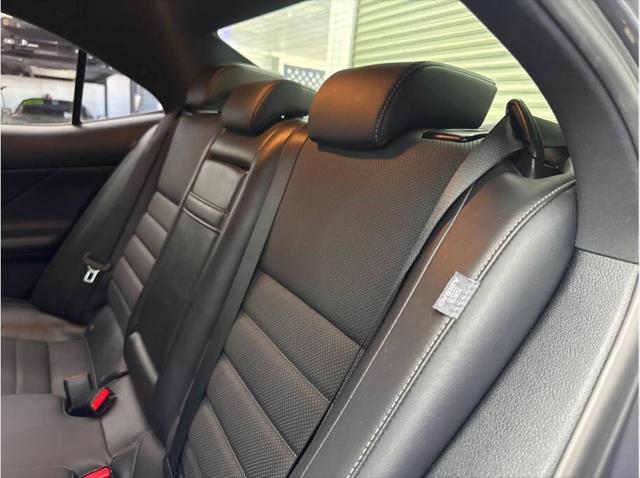 2017 Lexus IS 200t Base 4dr Sedan