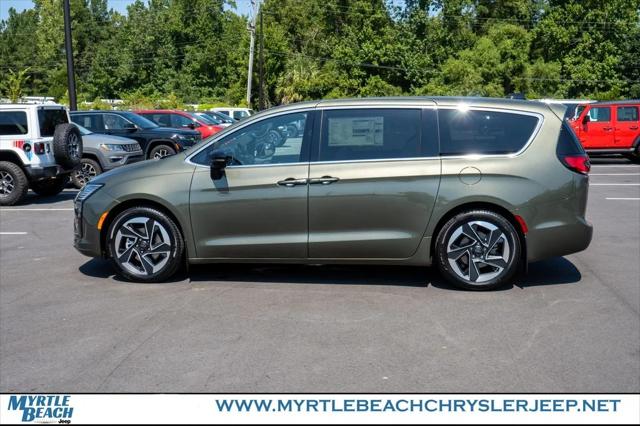 2027 Chrysler Pacifica PACIFICA LIMITED