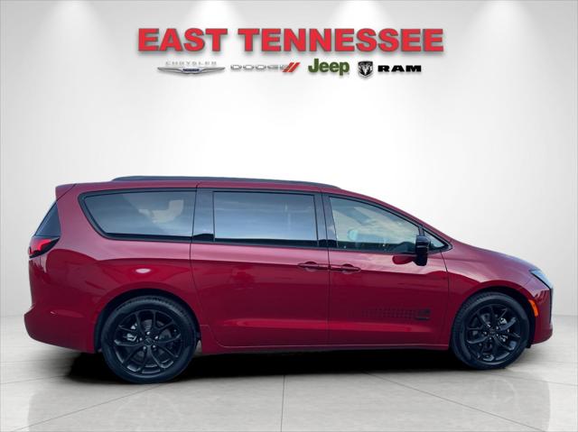 2027 Chrysler Pacifica PACIFICA SELECT
