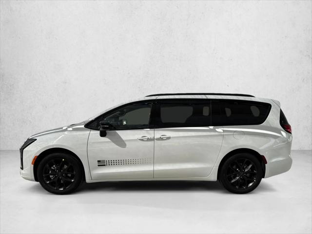 2027 Chrysler Pacifica PACIFICA SELECT