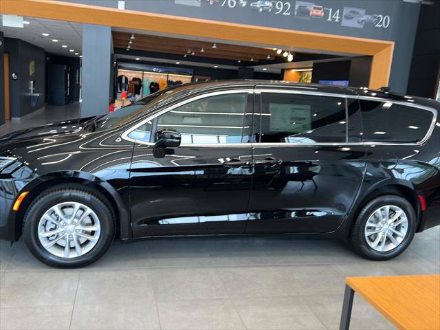 2027 Chrysler Pacifica PACIFICA SELECT AWD 2027 Chrysler Pacifica PACIFICA SELECT AWD