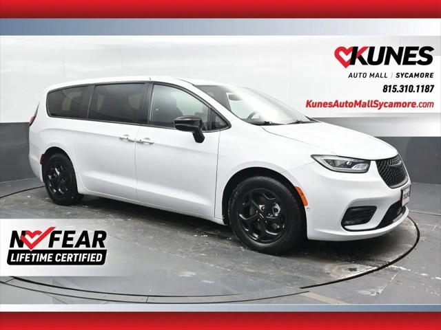 2024 Chrysler Pacifica Hybrid S Appearance Pkg for sale in Sycamore, IL
