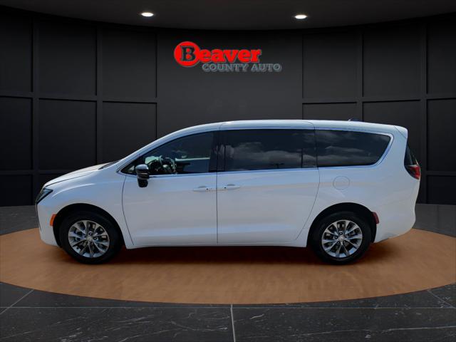 2027 Chrysler Pacifica PACIFICA SELECT AWD