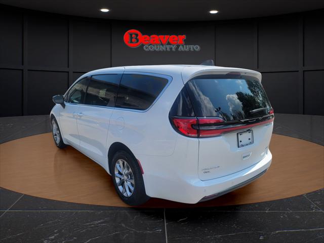 2027 Chrysler Pacifica PACIFICA SELECT AWD