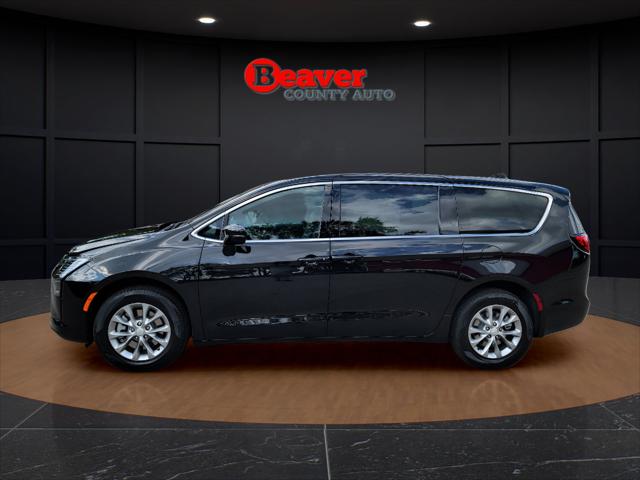 2027 Chrysler Pacifica PACIFICA SELECT AWD