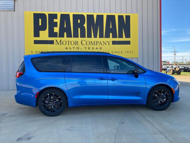 2027 Chrysler Pacifica Select for sale in Alto, TX
