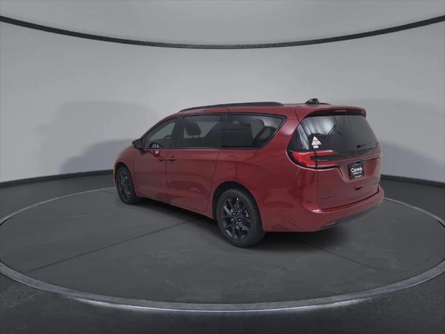 2027 Chrysler Pacifica Select AWD
