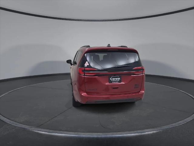 2027 Chrysler Pacifica Select AWD