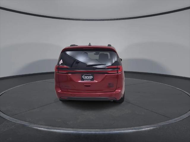 2027 Chrysler Pacifica Select AWD