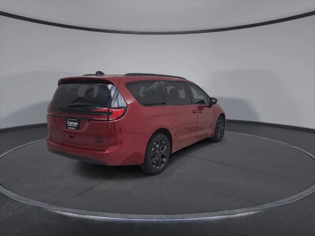 2027 Chrysler Pacifica Select AWD