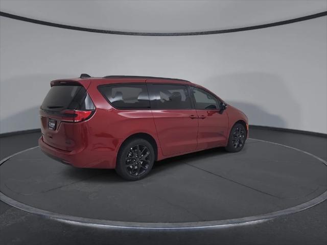 2027 Chrysler Pacifica Select AWD